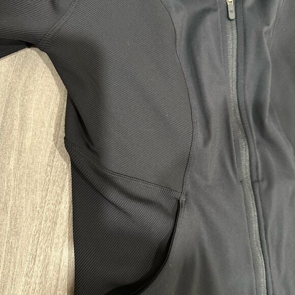 Lulu Far & Free Jacket - Picture 7 of 11